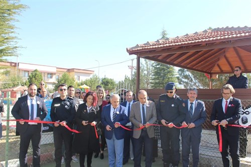 KAYMAKAM DURU 125. YIL ANAOKULU ATATÜRK’Ü ANMA SERGİSİ AÇILIŞINI GERÇEKLEŞTİRDİ.